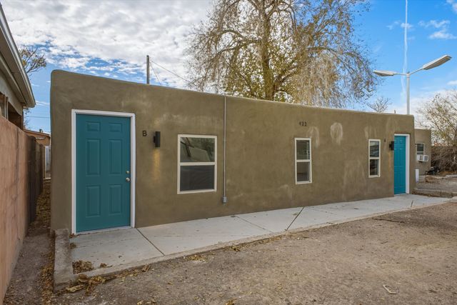 426 Towner Avenue NW, Albuquerque, NM 87102