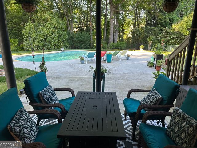 314 Savannah Place, Loganville, GA 30052