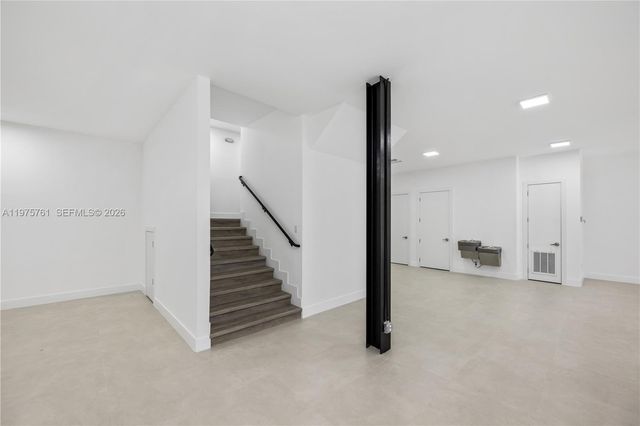 129 N Miami Ave, Miami, FL 33128