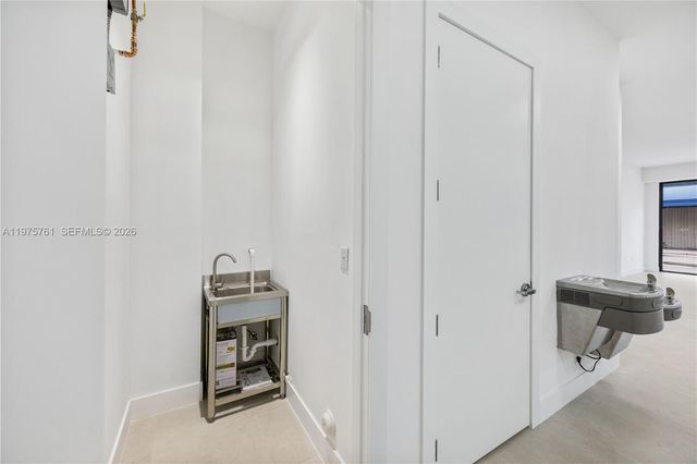 129 N Miami Ave, Miami, FL 33128