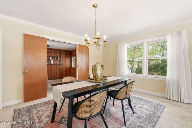 6312 Limewood Cir, Louisville, KY 40222