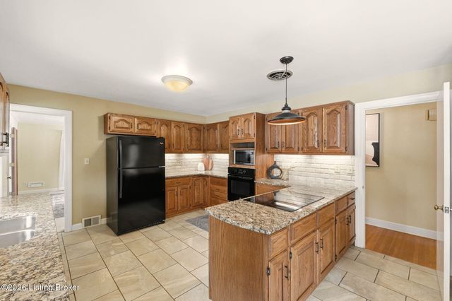 6312 Limewood Cir, Louisville, KY 40222