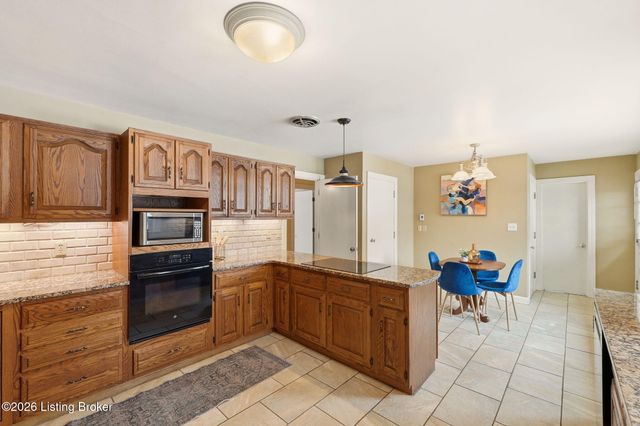 6312 Limewood Cir, Louisville, KY 40222