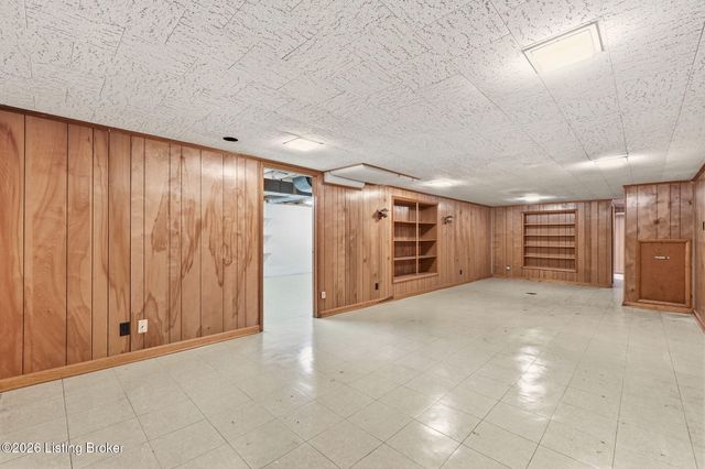 6312 Limewood Cir, Louisville, KY 40222