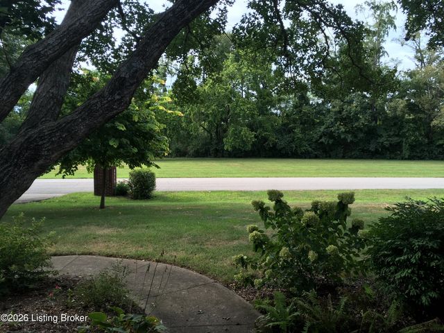 6312 Limewood Cir, Louisville, KY 40222