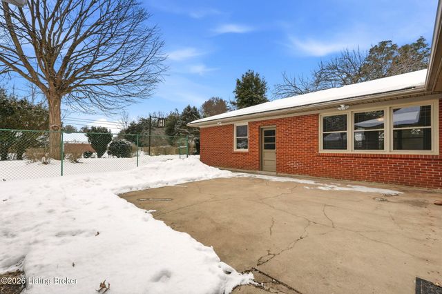 6312 Limewood Cir, Louisville, KY 40222