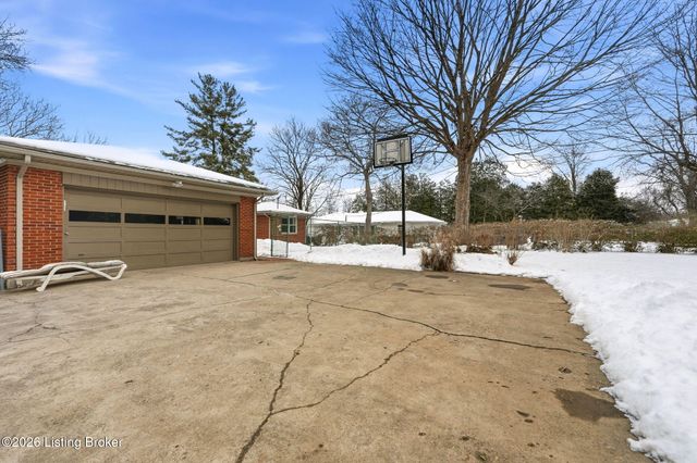 6312 Limewood Cir, Louisville, KY 40222