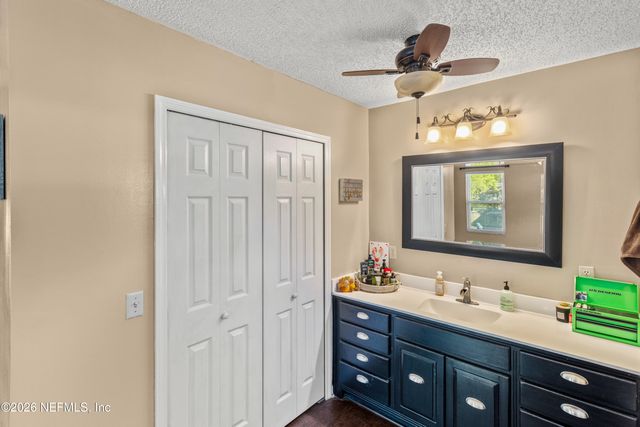 5930 ISLAND Road, Melrose, FL 32666