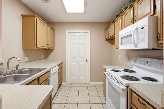 225 Juniper Ridge Court, Desoto, TX 75115