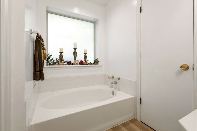 225 Juniper Ridge Court, Desoto, TX 75115