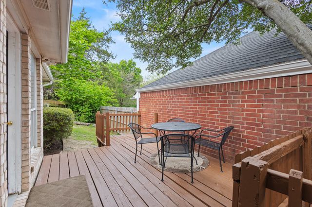 225 Juniper Ridge Court, Desoto, TX 75115