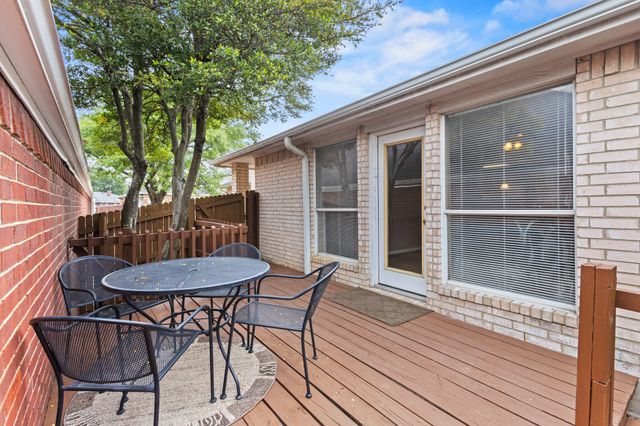 225 Juniper Ridge Court, Desoto, TX 75115