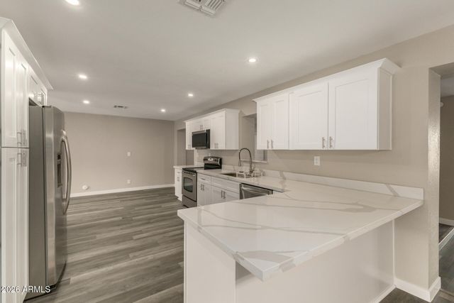 328 E MONTE Way, Phoenix, AZ 85042