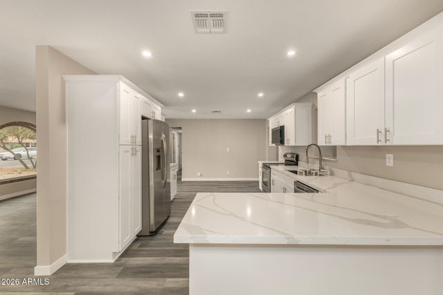 328 E MONTE Way, Phoenix, AZ 85042