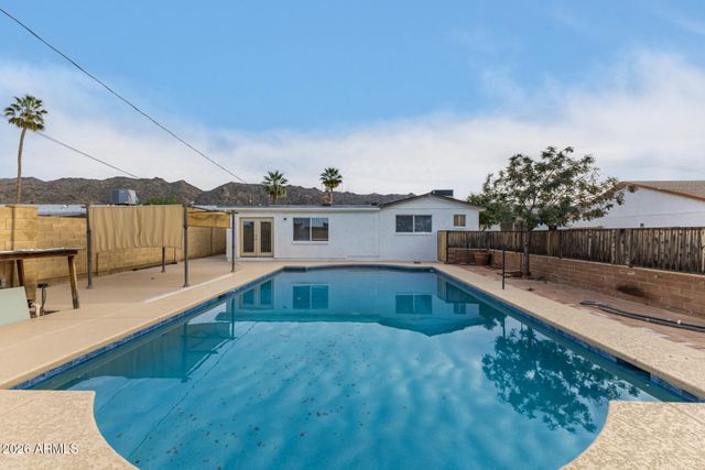 328 E MONTE Way, Phoenix, AZ 85042