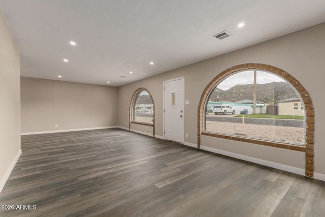 328 E MONTE Way, Phoenix, AZ 85042