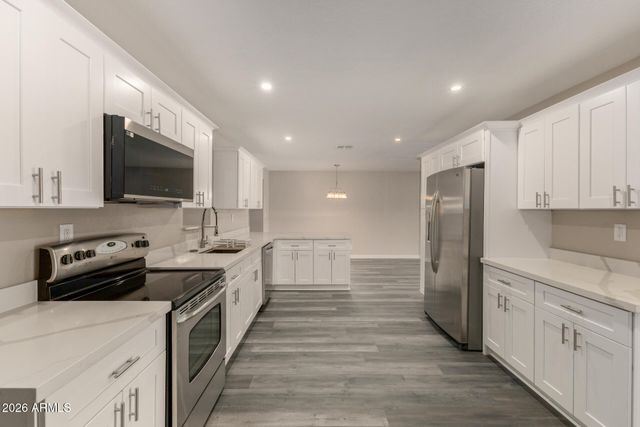 328 E MONTE Way, Phoenix, AZ 85042