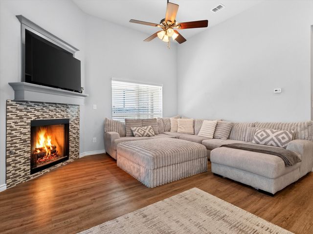 792 E Northside Drive, Pilot Point, TX 76258