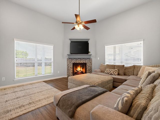 792 E Northside Drive, Pilot Point, TX 76258