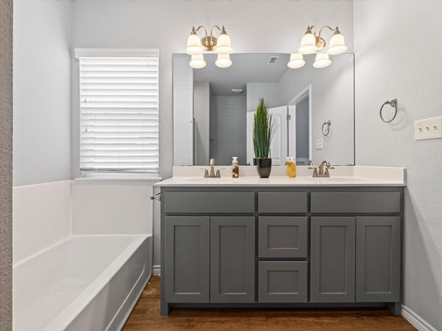 792 E Northside Drive, Pilot Point, TX 76258