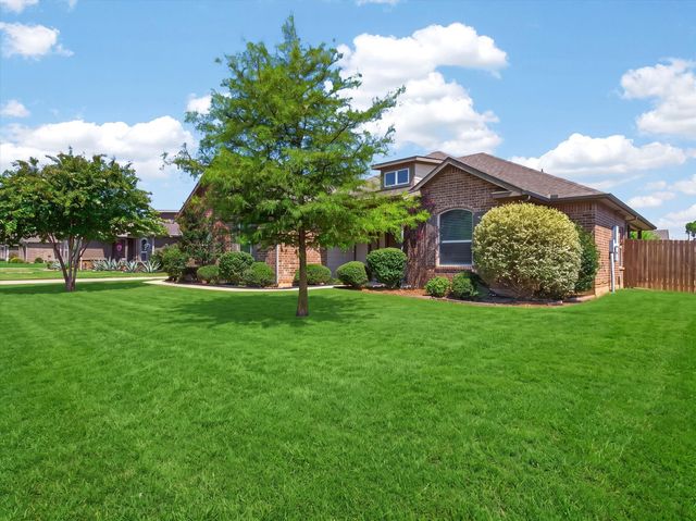 792 E Northside Drive, Pilot Point, TX 76258