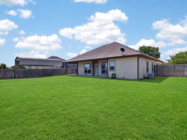 792 E Northside Drive, Pilot Point, TX 76258