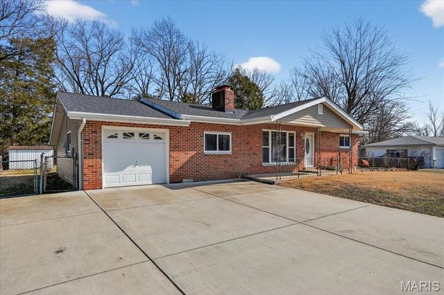 1812 Debbie Drive, High Ridge, MO 63049