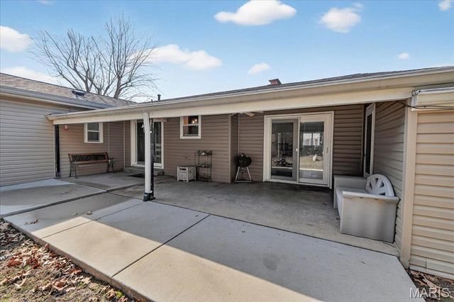 1812 Debbie Drive, High Ridge, MO 63049