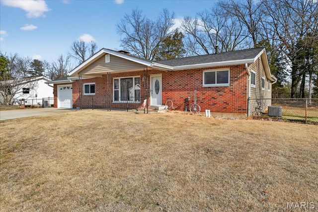 1812 Debbie Drive, High Ridge, MO 63049