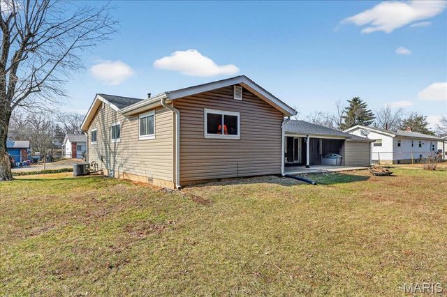 1812 Debbie Drive, High Ridge, MO 63049