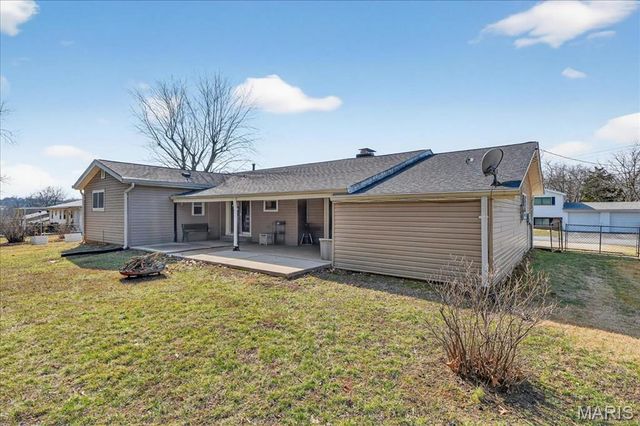 1812 Debbie Drive, High Ridge, MO 63049