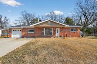 1812 Debbie Drive, High Ridge, MO 63049