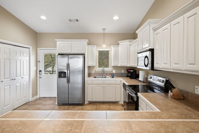 117 Lookout Pt Apt C10, Hot Springs, AR 71913