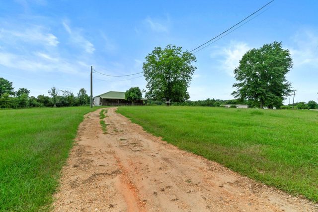 85 Newman Camp Rd., Sumrall, MS 39482