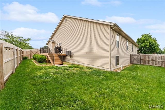 10909 Upland Terrace Drive, Lebanon, IL 62254