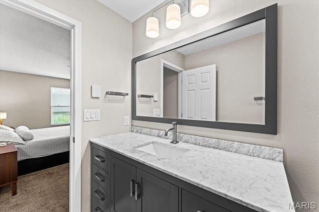 10909 Upland Terrace Drive, Lebanon, IL 62254