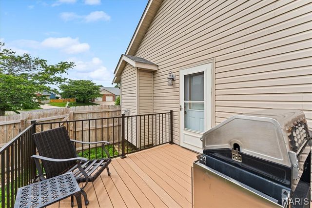 10909 Upland Terrace Drive, Lebanon, IL 62254