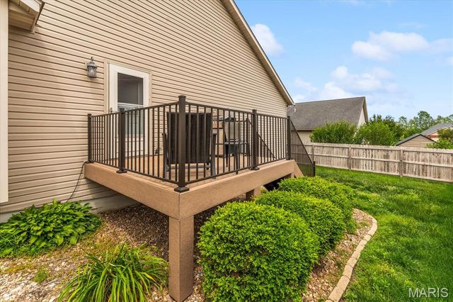 10909 Upland Terrace Drive, Lebanon, IL 62254