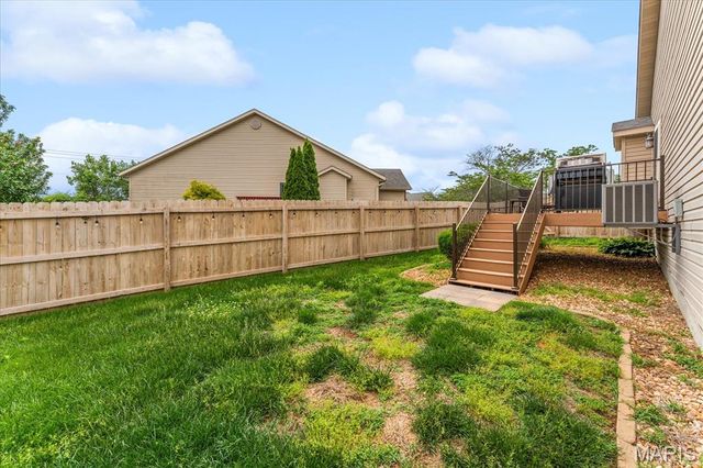 10909 Upland Terrace Drive, Lebanon, IL 62254