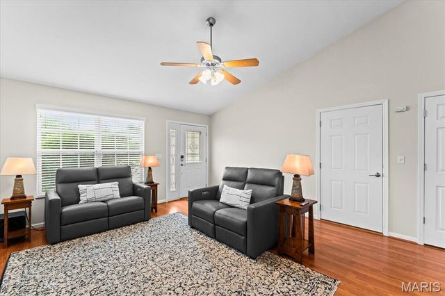 10909 Upland Terrace Drive, Lebanon, IL 62254