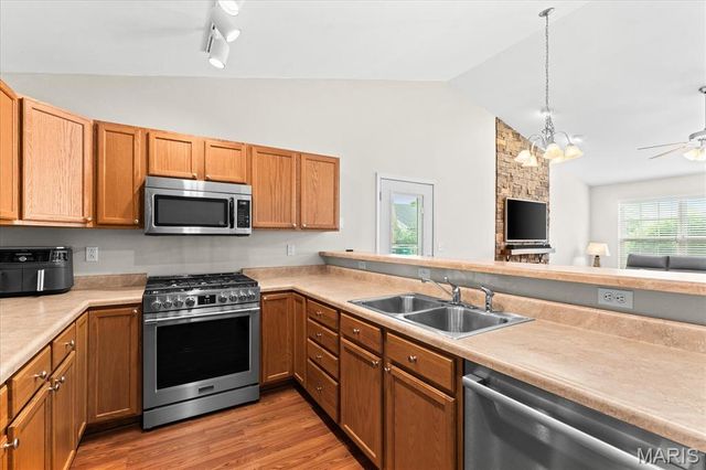 10909 Upland Terrace Drive, Lebanon, IL 62254