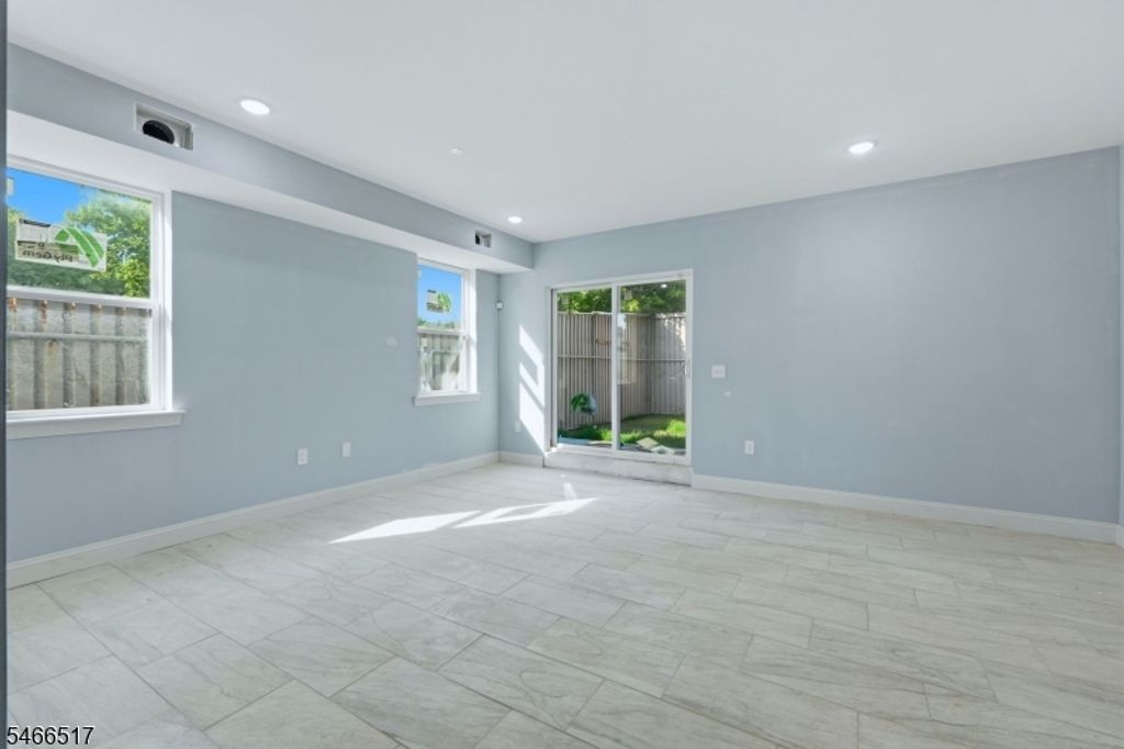 337 Court St, Elizabeth City, NJ 07206 — photo 3