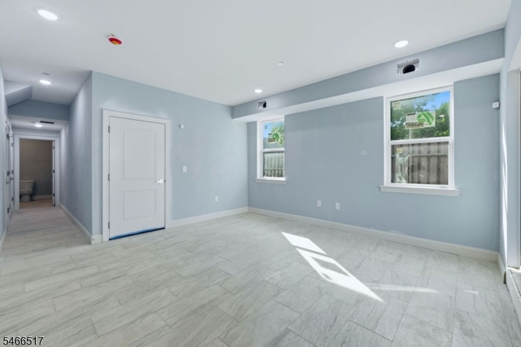 337 Court St, Elizabeth City, NJ 07206 — photo 4