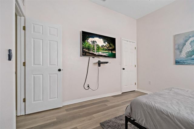 513 MERES BOULEVARD, Tarpon Springs, FL 34689