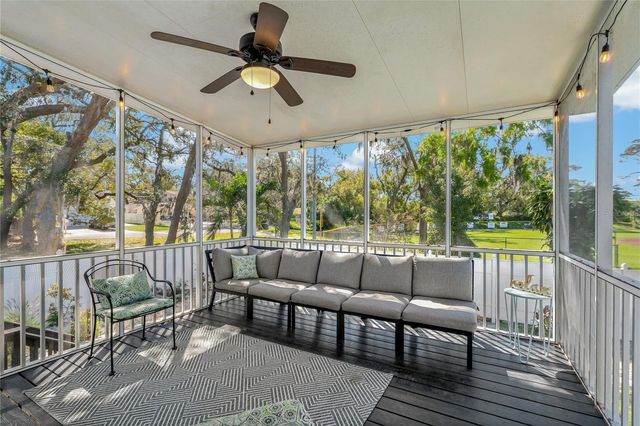 513 MERES BOULEVARD, Tarpon Springs, FL 34689