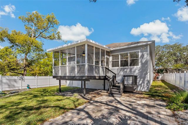 513 MERES BOULEVARD, Tarpon Springs, FL 34689