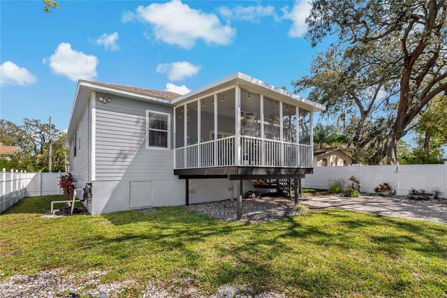 513 MERES BOULEVARD, Tarpon Springs, FL 34689