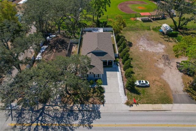 513 MERES BOULEVARD, Tarpon Springs, FL 34689