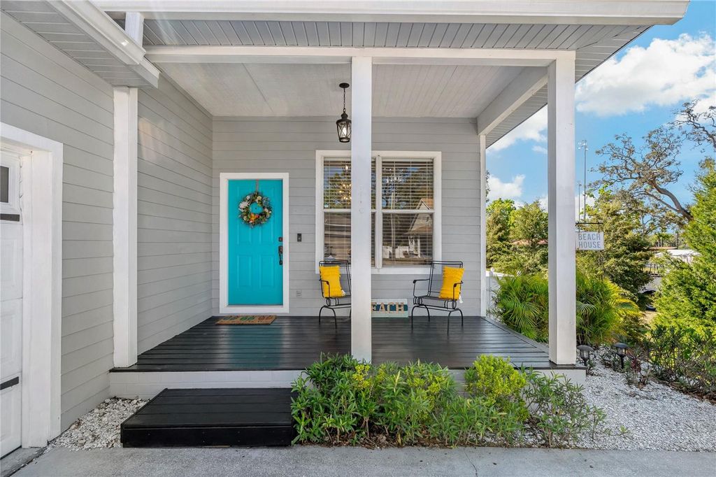513 MERES BOULEVARD, Tarpon Springs, FL 34689
