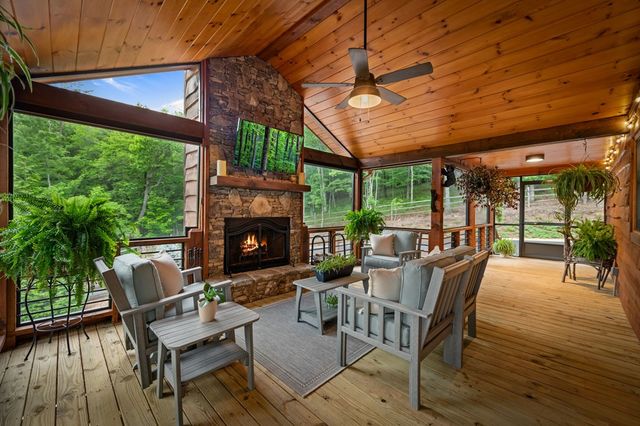 128 Ridge Brook Drive, Morganton, GA 30560